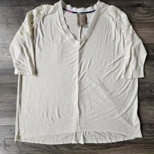 Dolan Left Coast Collection Women's Mixed Fabric Short Sleeve Vneck Shirt Sz XS